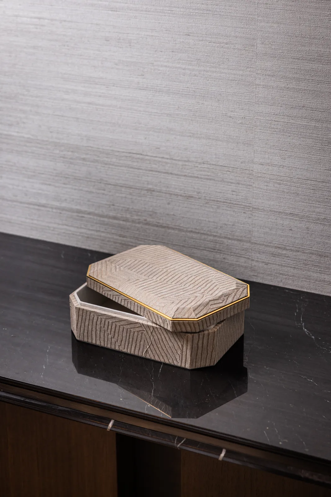 Signature Collection | Media Box